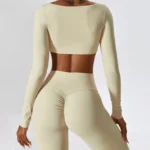 Top Sportivo “Naked Feeling” a Maniche Lunghe per Yoga e Running - Hearuisavy - immagine 4