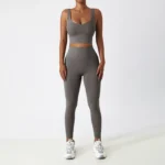 Miketi - Set Tuta Yoga 2 Pezzi Seamless per Allenamento e Fitness con Reggiseno e Leggings a Vita Alta - immagine 3
