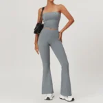 Set Yoga 2 Pezzi Donna - Tuta da Allenamento Sportiva con Pantaloncini a Vita Alta per Yoga, Fitness e Corsa - immagine 3