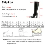 Eilyken – Stivali al Ginocchio in Ecopelle Serpentina Nera con Punta a Punta e Tacco Quadrato - immagine 5