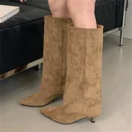 Eilyken – Stivali a Punta al Ginocchio Street Style, Tacco Basso, Perfetti per l’Inverno 2025 - immagine 2