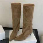 Eilyken – Stivali a Punta al Ginocchio Street Style, Tacco Basso, Perfetti per l’Inverno 2025