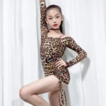 Vennystyle – Abito da ballo latino professionale a spalla obliqua con stampa leopardata e manica lunga per ragazze - immagine 2