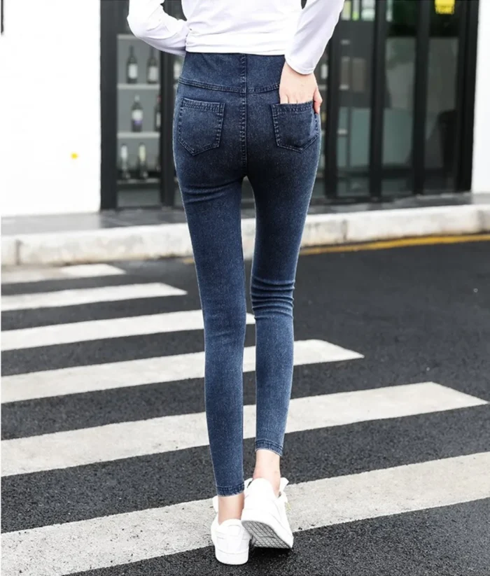 MammaDenim – Jeans Premaman Elasticizzati Neri con Fascia Protettiva per la Pancia - immagine 2