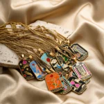 Doyours – Collana carte dei tarocchi smaltate in acciaio inox placcato oro 18K (Sole, Luna, Stella, Imperatore, Occhio del Diavolo) - immagine 3