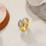 Doyours – Anello bicolore in acciaio inox placcato oro 18K con zircone a goccia d’acqua - immagine 6