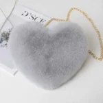 SweetHeart – Borsa a tracolla in peluche a forma di cuore con catena - immagine 2