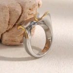 Doyours – Anello geometrico intrecciato bicolore in acciaio inox placcato oro 18K