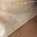 Doyours – Collana con lettera iniziale A-Z in rame placcato oro 18K - immagine 2