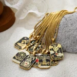Doyours – Collana carte dei tarocchi smaltate in acciaio inox placcato oro 18K (Sole, Luna, Stella, Imperatore, Occhio del Diavolo) - immagine 2