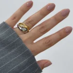 Doyours – Anello bicolore in acciaio inox placcato oro 18K con zircone a goccia d’acqua