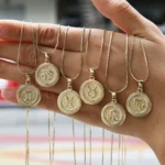 Doyours – Collana segno zodiacale placcata oro con ciondolo moneta rotonda 12 costellazioni