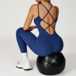 Tuta fitness intera donna con schiena scoperta e spalline incrociate