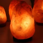 Lampada di sale rosa Himalaya con base in legno - immagine 5