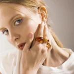 Set 3 anelli in resina colorata trasparente donna - immagine 3