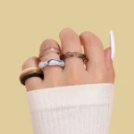 Anello geometrico in resina acrilica multicolore - immagine 6