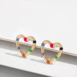 Orecchini a cuore multicolor smaltati stile boho chic - immagine 3