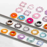 Anello geometrico in resina acrilica multicolore