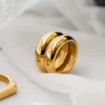 Anello donna a cupola doppia in acciaio inox dorato - immagine 2