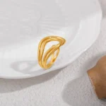 Anello aperto doppio cerchio minimal in acciaio oro - immagine 4