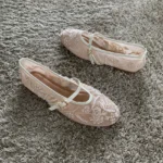 Ballerine Mary Jane in rete con perline e tacco basso - immagine 3