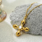 Collana unisex con croce spessa in acciaio inox oro 18K - immagine 3