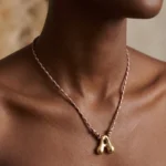 Collana iniziale boho oro con cordino regolabile - immagine 4