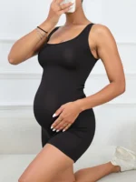 Pantaloncini premaman a vita alta elasticizzati con effetto push up - immagine 3