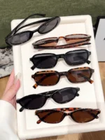 Set 6 occhiali ovali piccoli decorativi moda casual - immagine 2