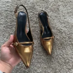 Sandali donna a punta con tacco alto e cinturino elegante - immagine 5