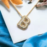 Collana iniziale lettera a bolle con zirconi placcata oro - immagine 3