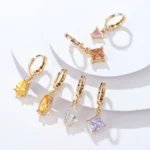 Orecchini a cerchio piccoli CZ dorati in rame - immagine 4