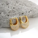 Orecchini a cerchio U in rame oro con zirconi - immagine 3