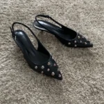 Sandali eleganti da donna con tacco alto e rivetti - immagine 2