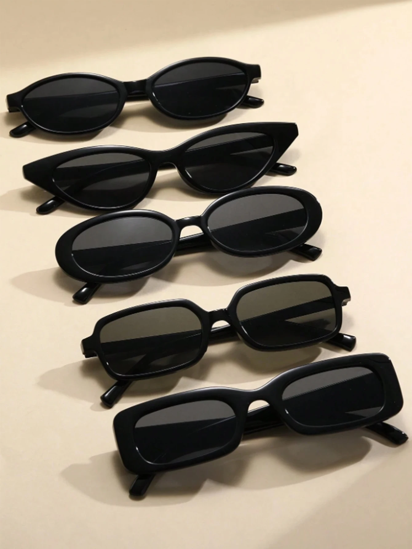 kf-S2c65dd62c5ef4ade86defbd895c9d2e9r Set 5 occhiali da sole neri classici unisex - immagine 1