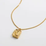 Collana medaglione luna apribile in acciaio inox - immagine 5