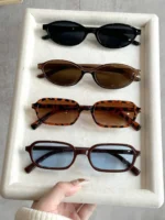 Set occhiali da sole retrò piccoli rettangolari e ovali