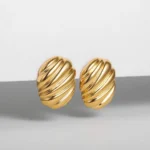 Orecchini a bottone ovali vintage in acciaio inox dorato