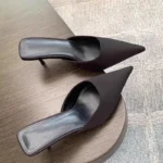 Pantofole con tacco alto da donna stile street elegante - immagine 4