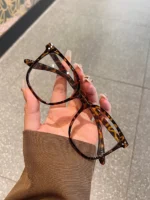 Occhiali rettangolari retrò senza prescrizione per uso quotidiano - immagine 2