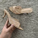 Sandali con tacco alto da donna eleganti con perline - immagine 6