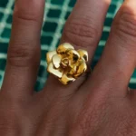 Anello vintage rosa in acciaio inox placcato oro 18K - immagine 2