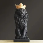 Statua leone con corona in resina per decorazione casa - immagine 3