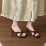 Ciabatte estive vintage da donna con tacco largo - immagine 4