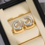 Orecchino a clip squadrato bicolore placcato oro 18K - immagine 4