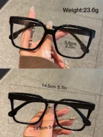 Set 4 occhiali geometrici eleganti con lenti trasparenti - immagine 3