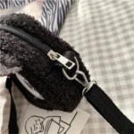 Borsa a tracolla in peluche stile giapponese - immagine 4
