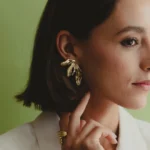 Orecchini a bottone vintage foglia di giglio in acciaio inox - immagine 3