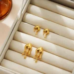 Orecchini a goccia mini in acciaio inox placcato oro - immagine 5