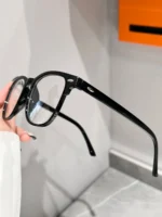 Occhiali da vista fashion con montatura rotonda trasparente - immagine 3